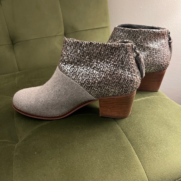 Toms Leila Gray Silver Bootie - Picture 1 of 5